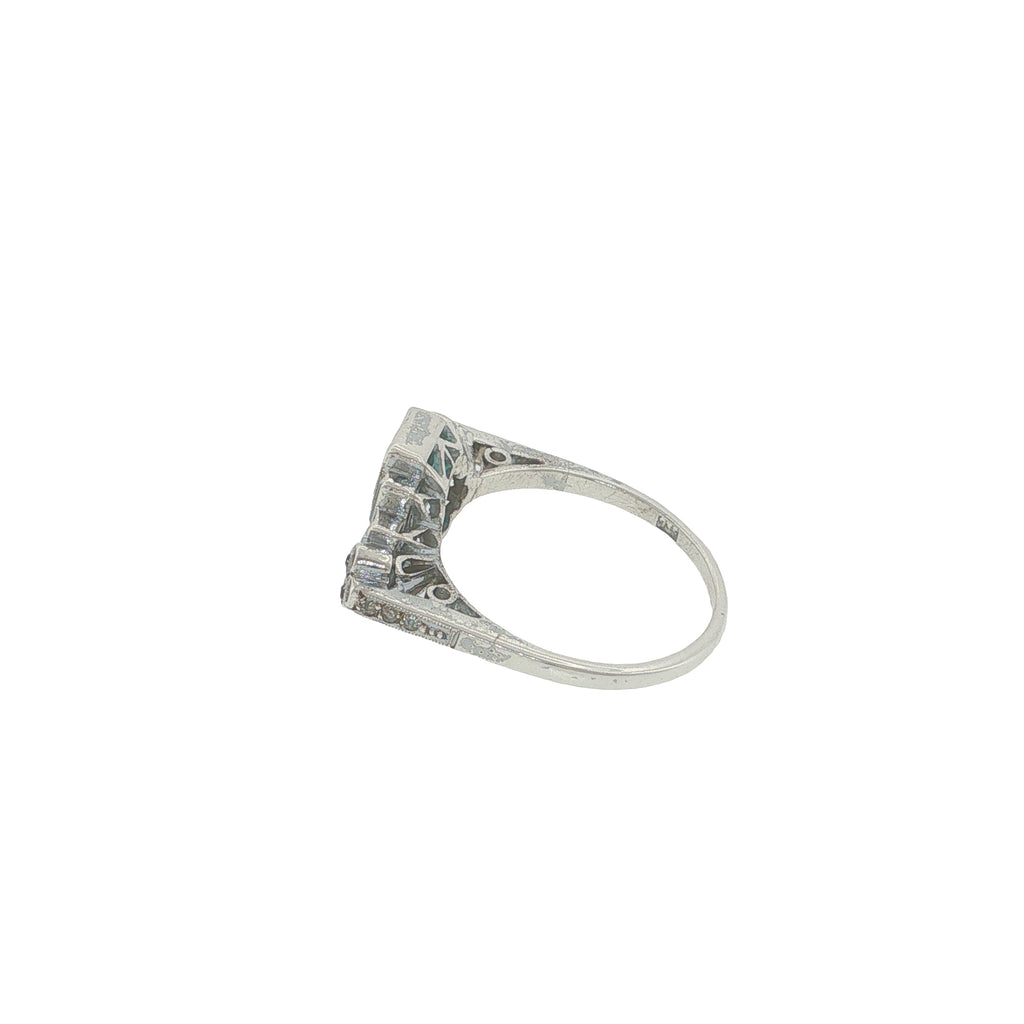 Pre-Loved Vintage 935 Silver Art Deco Green Stone Ring – Circa 1920s/30s