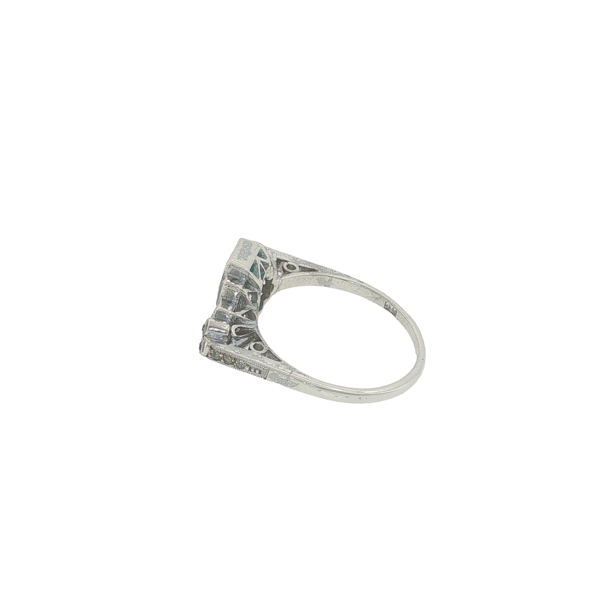 Pre-Loved Vintage 935 Silver Art Deco Green Stone Ring – Circa 1920s/30s