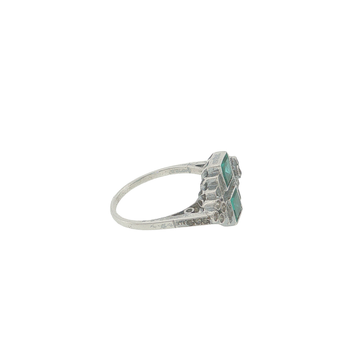 Pre-Loved Vintage 935 Silver Art Deco Green Stone Ring – Circa 1920s/30s