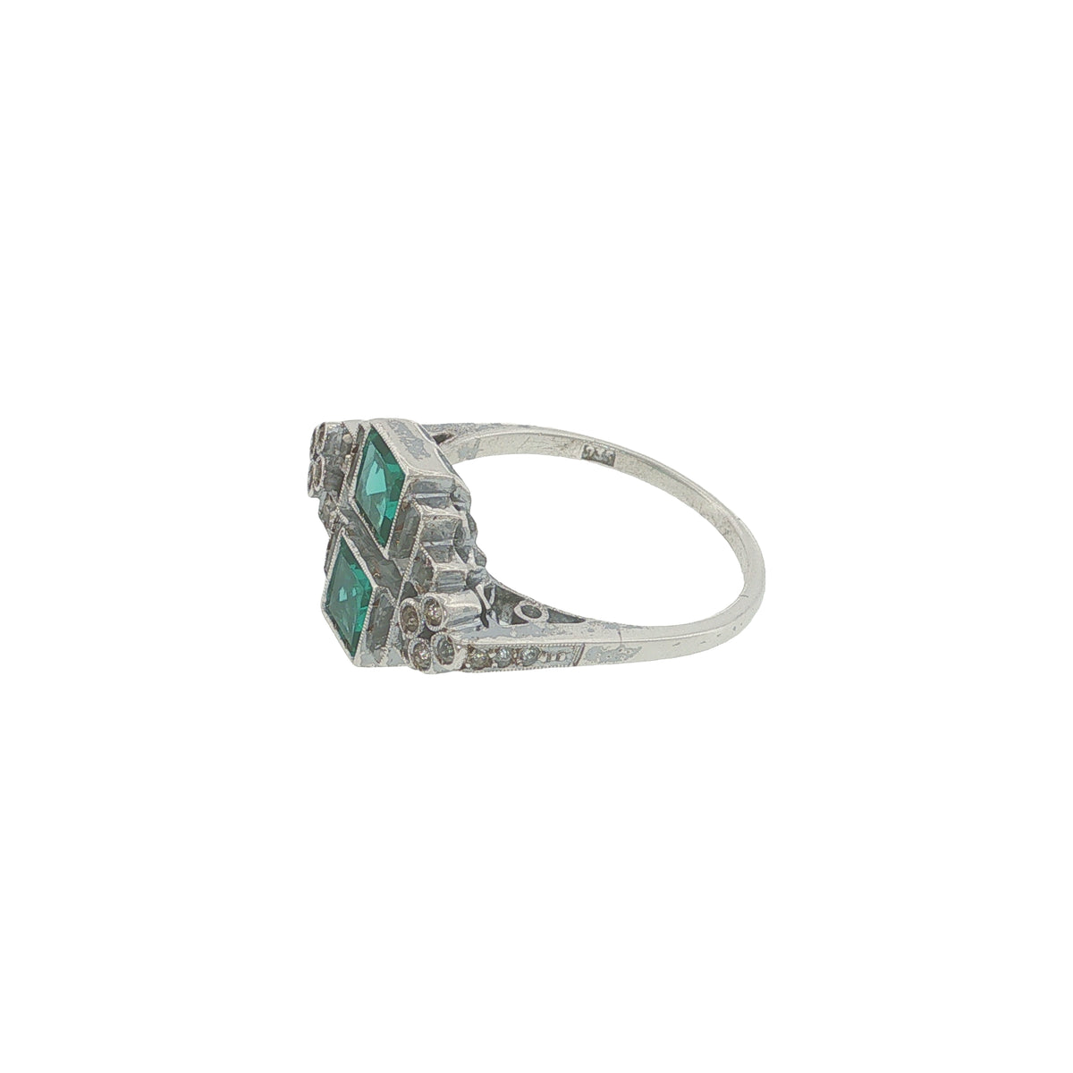 Pre-Loved Vintage 935 Silver Art Deco Green Stone Ring – Circa 1920s/30s