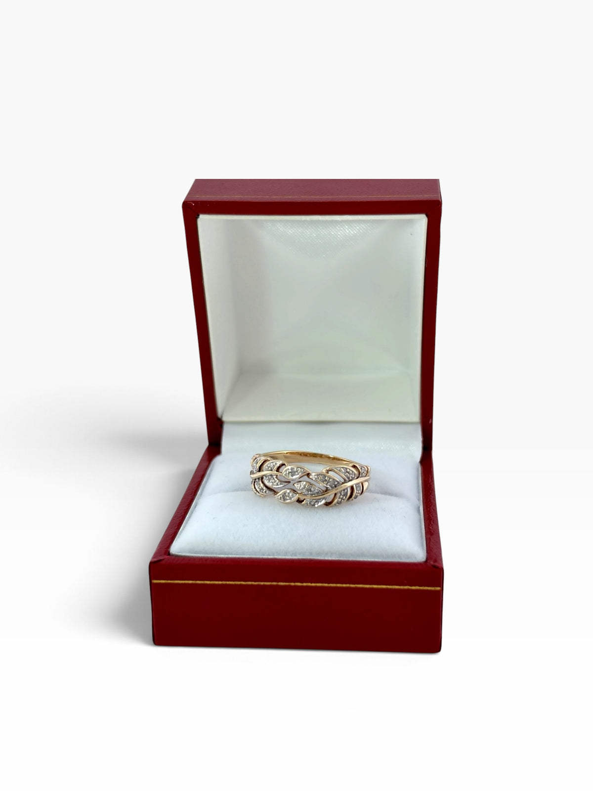Pre-Loved 9ct Yellow Gold & Diamond Leaf Band Ring – 0.10ct
